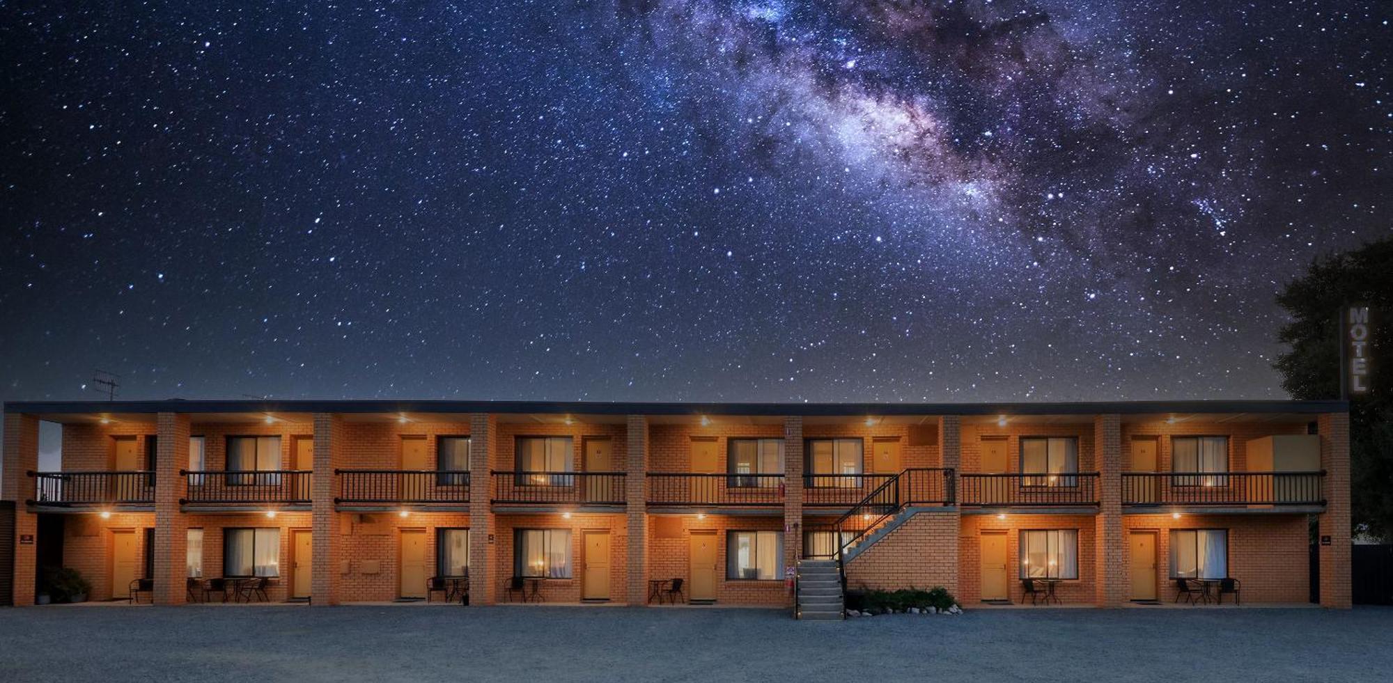 Deniliquin Motel Екстериор снимка